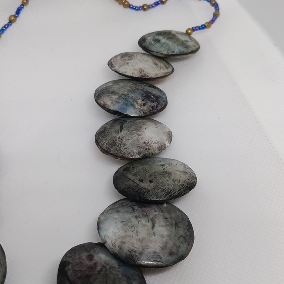 Shell Necklace - Picture 4 of 4